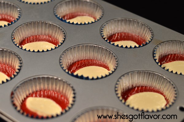BMWK Red Velvet Cream Cheese Blueberry Cupcake in tins (600x399)